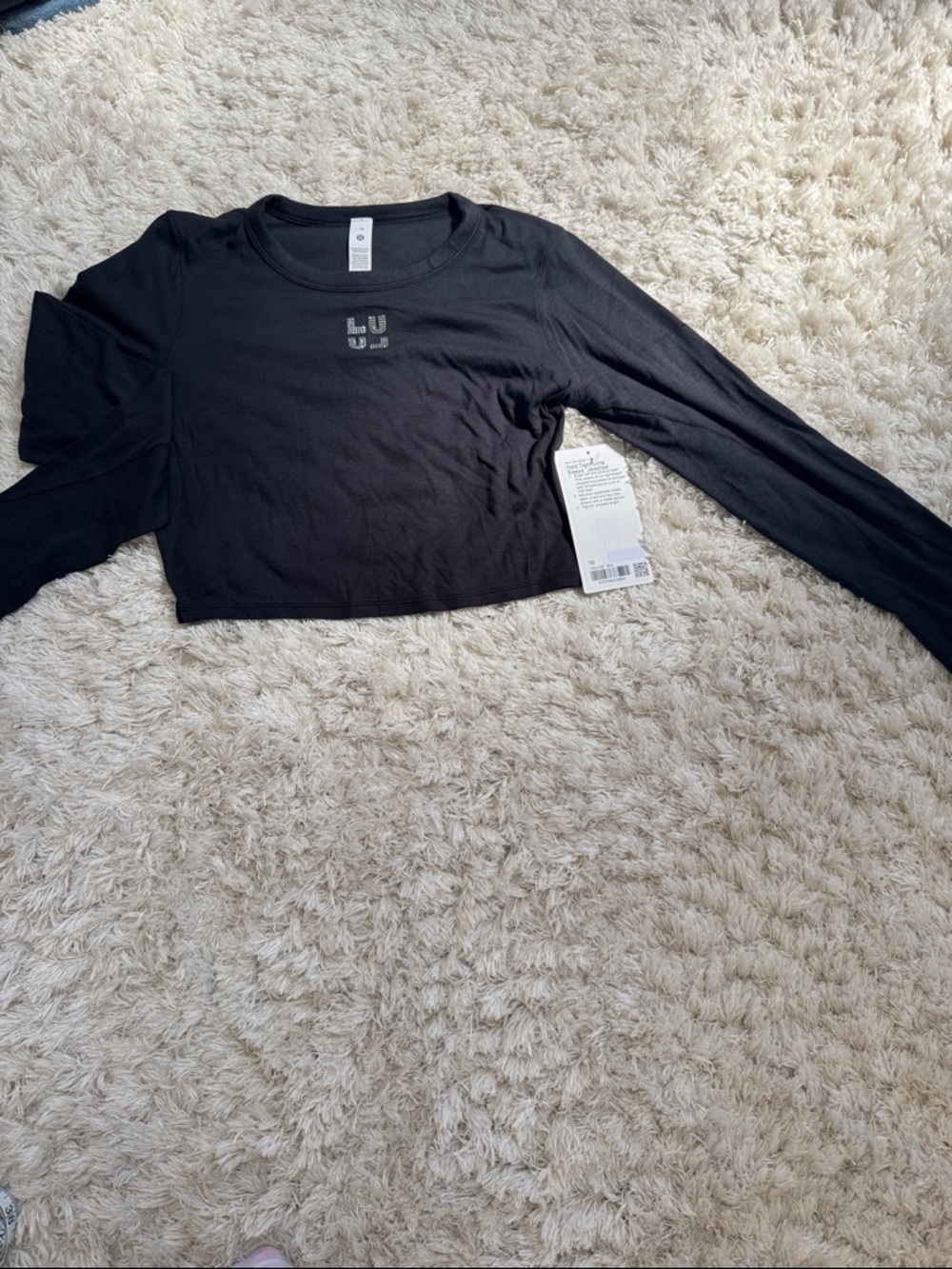 lululemon athletica Black Long-Sleeve crystal logo-Cropped Tee size 10
